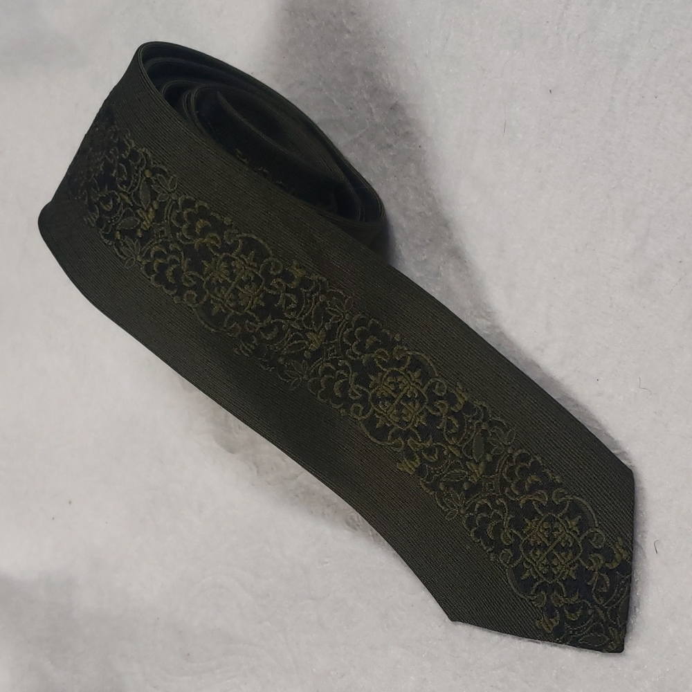 1950s Cameo Neckwear Co London Store For Men 100% Silk Necktie Dark Olive Green